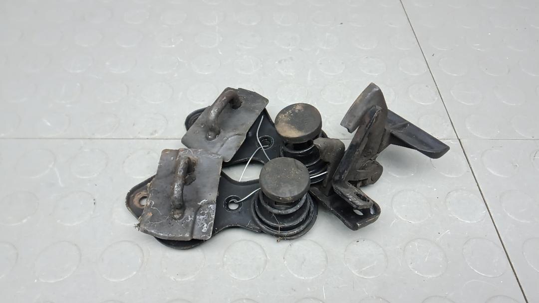 замок капота Mercedes-Benz GL-Класс X164 2007, 4.0 л., GL420 CDI, дизель, АКПП, внедорожник 5 дв. - фото №1