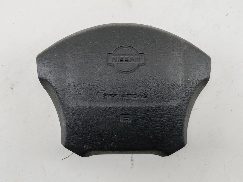 подушка безопасности водителя Nissan Primera P11 2000, 2.0 л., бензин, МКПП, синий, универсал