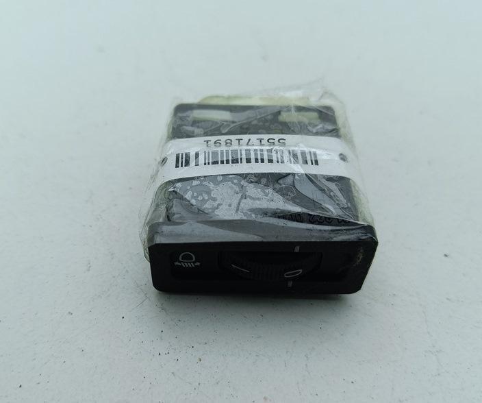кнопка корректора фар BMW 3 E36 2000, 1.9 л., бензин, МКПП, чёрный, хетчбэк 3 дв., 8360882