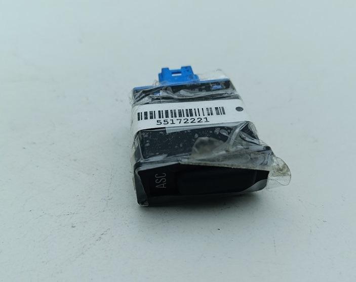 кнопка (выключатель) BMW 3 E36 2000, 1.9 л., бензин, МКПП, чёрный, хетчбэк 3 дв., 1390806