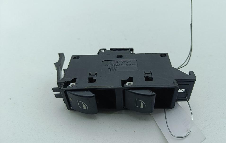 кнопка стеклоподъемника переднего правого BMW 3 E46 2004, 2.0 л., бензин, АКПП, чёрный, седан, 6902179