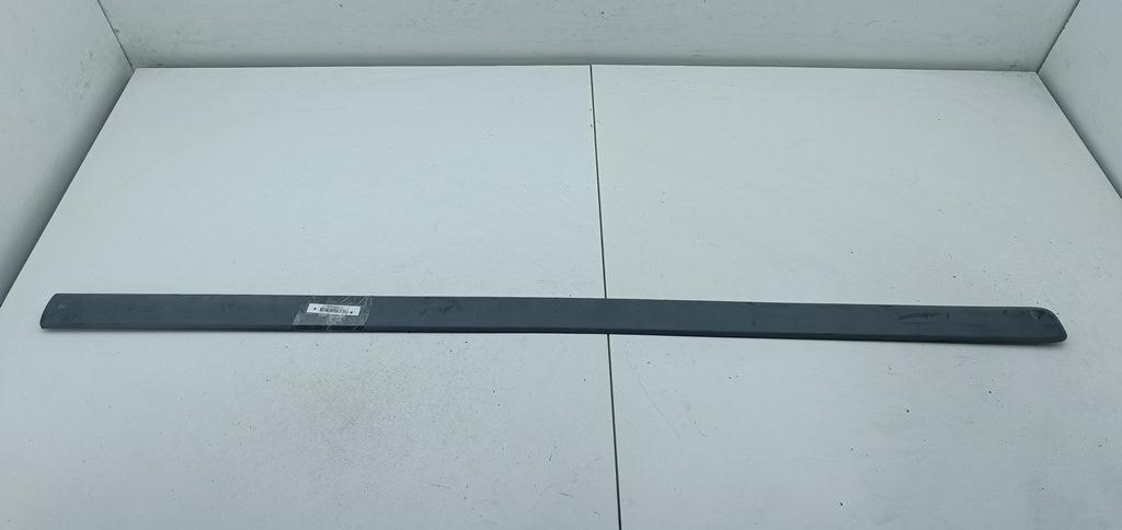 молдинг двери передней левой Opel Meriva 1 поколение (A) 2004, 1.6 л., бензин, МКПП, красный, минивэн, 93318767 - фото №1