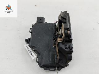 замок двери передней правой Volkswagen Passat B5 [рестайлинг] 2001, 2.0 л., бензин, МКПП, синий, универсал, 3B1837016