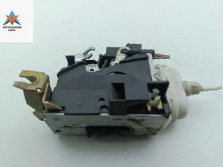 замок двери передней правой Audi A4 B5 1996, 1.8 л., бензин, МКПП, серый, универсал, 8D1837018A