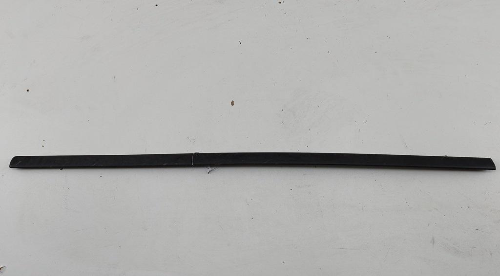 молдинг двери передней левой Volkswagen Golf 4 поколение 2002, 2.0 л., бензин, МКПП, серый, универсал, 1J4853515 - фото №1