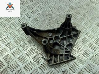 кронштейн двигателя Volkswagen Caddy 3 поколение 2005, 2.0 л., дизель, МКПП, белый, фургон, 03G199207A