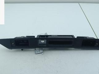 кнопка открытия багажника Audi Q7 4L [рестайлинг] 2011, 3.0 л., бензин, АКПП, чёрный, внедорожник 5 дв., 8L0827574