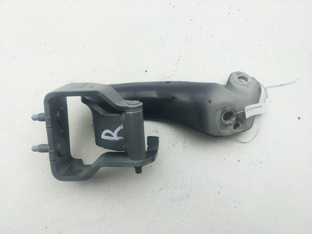 петля крышки багажника Audi A6 C6 2008, чёрный, универсал, 4F9827300C