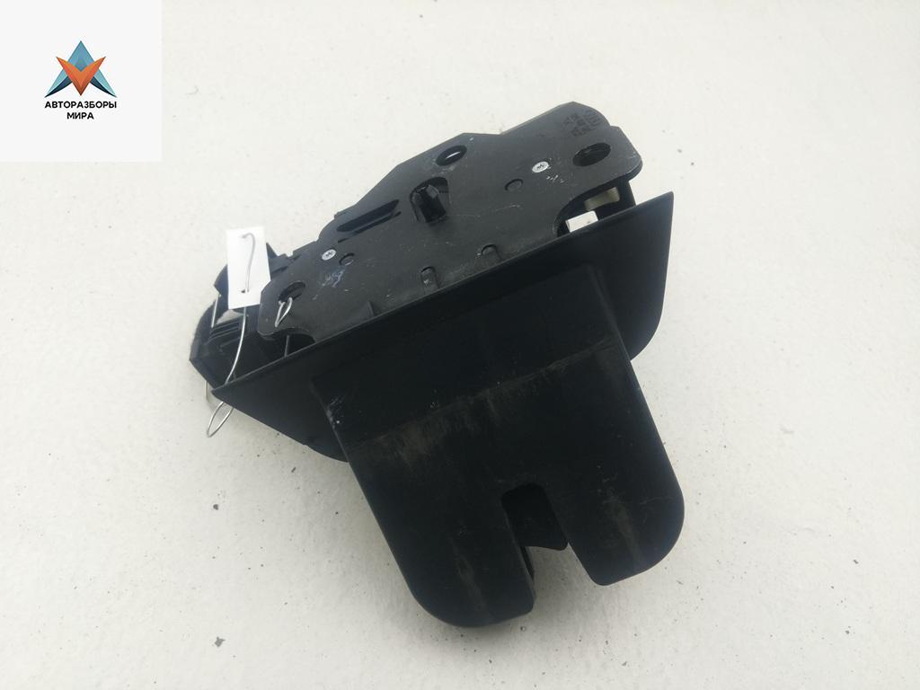 замок багажника Audi Q7 4L 2006, внедорожник 5 дв., 4L0827520 - фото №1