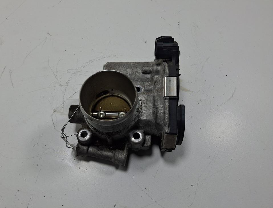 заслонка дроссельная Opel Meriva B 2014, 1.4 л., бензин, АКПП, белый, минивэн, 55565489