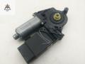моторчик стеклоподъемника передний правый Volkswagen Passat B5 1999, 1.9 л., дизель, МКПП, синий, универсал, 101434202 - фото №3