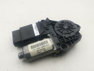 моторчик стеклоподъемника передний правый Volkswagen Passat B5 1999, 1.9 л., дизель, МКПП, синий, универсал, 101434202