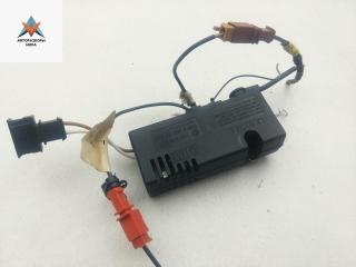 усилитель антенны Volkswagen Golf 3 поколение 1992, 1.6 л., бензин, МКПП, красный, хетчбэк 5 дв., 1H0035577