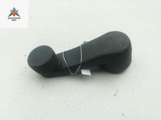 ручка стеклоподъемника Volkswagen Caddy 3 поколение 2005, 2.0 л., дизель, МКПП, белый, фургон, 2K0837581