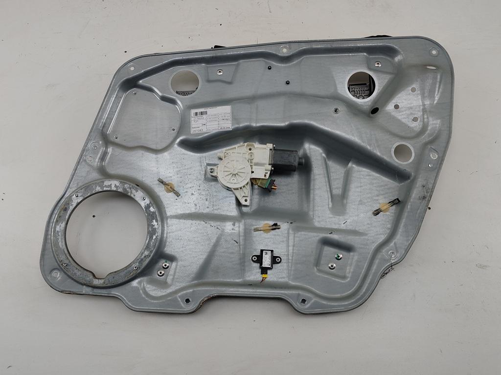 стеклоподъемник электрический передний правый Mercedes-Benz M-Class ML W164 2006, 4.0 л., дизель, АКПП, чёрный, внедорожник 5 дв., 1648200485 - фото №1