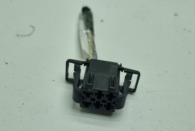 разъем (фишка) проводки Volkswagen Passat B6 2008, 2.0 л., дизель, МКПП, чёрный, универсал, 1J0972723 - фото №1