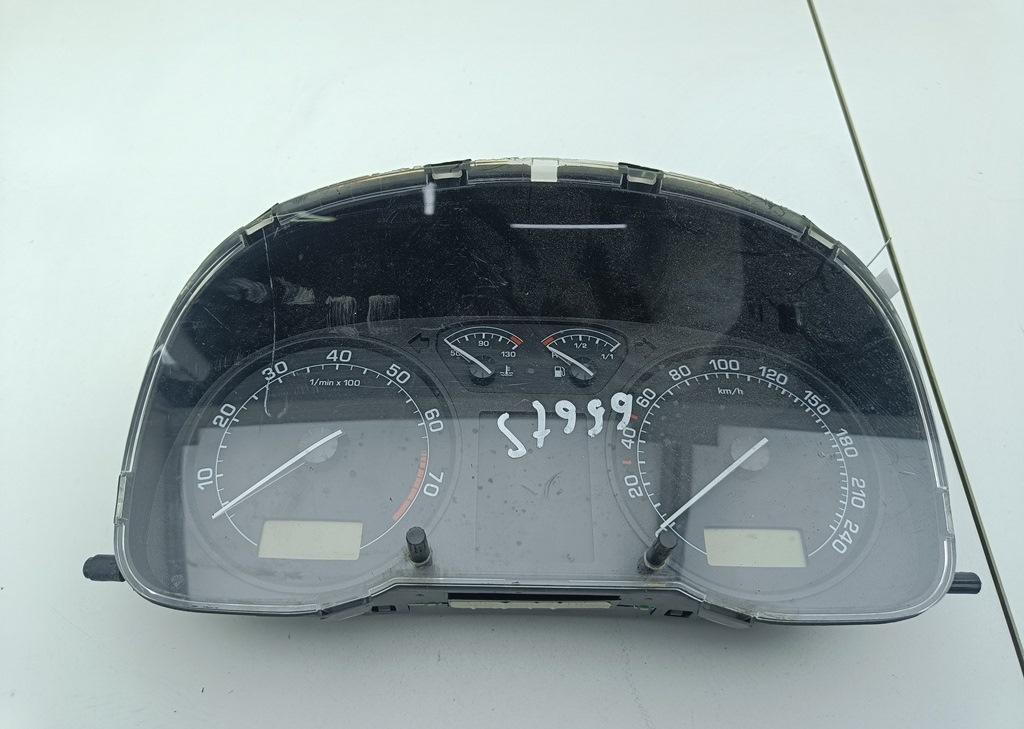приборная панель Skoda Octavia mk1 (A4 1U) 2008, 1.6 л., бензин, МКПП, серый, универсал, 1U0920811B