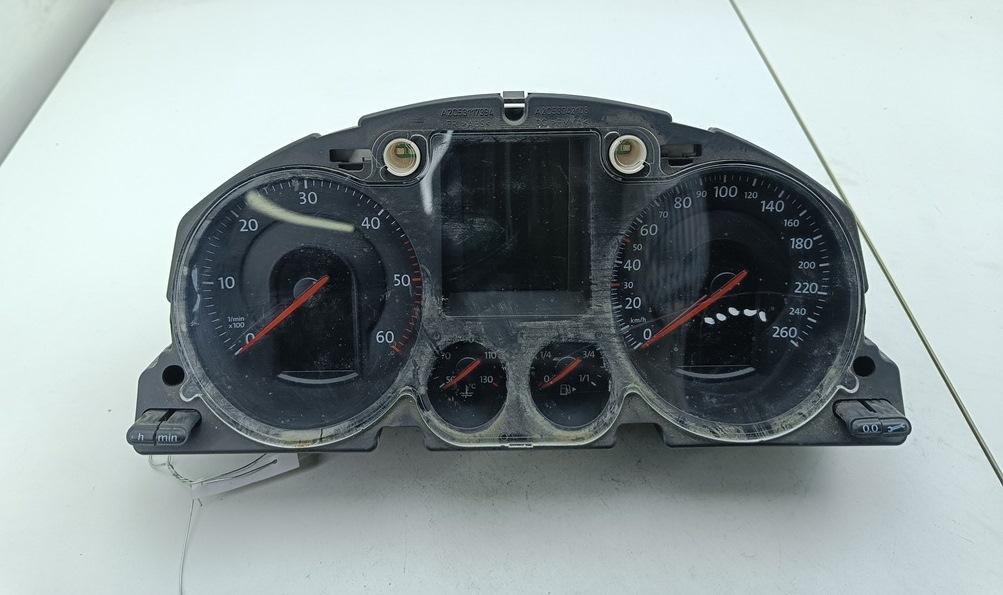 приборная панель Volkswagen Passat B6 2007, 2.0 л., дизель, МКПП, серый, универсал, 3C0920871E