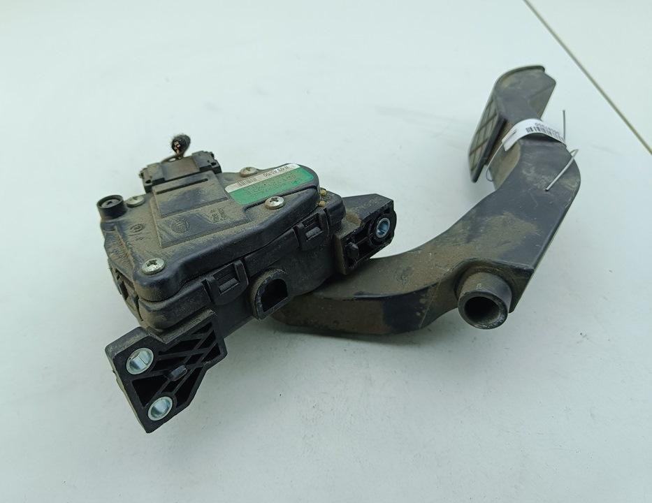 педаль Volkswagen Passat B5+ (GP) 2002, 2.0 л., бензин, МКПП, серый, универсал, 8D1721523