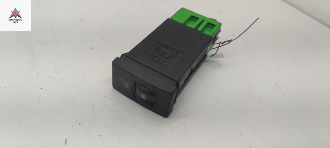 кнопка обогрева сидений Audi A4 B5 1996, 1.8 л., бензин, МКПП, серый, универсал, 8D0963563 - фото №1