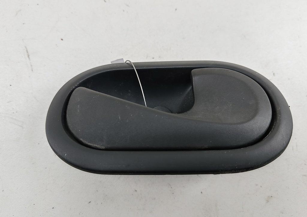 ручка внутренняя передняя правая Renault Kangoo 2 поколение 2008, 1.5 л., дизель, МКПП, белый, фургон, 310580 - фото №1