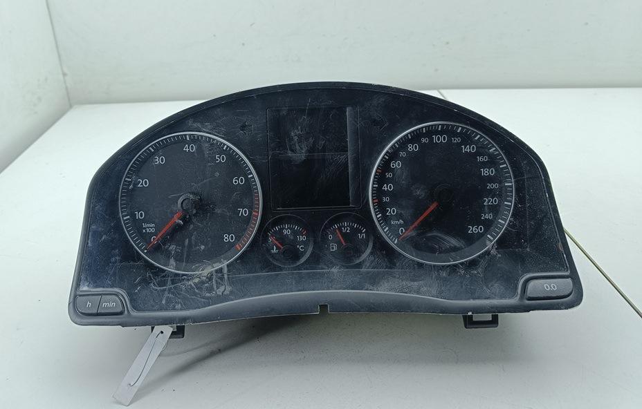 приборная панель Volkswagen Golf 5 поколение 2005, 2.0 л., бензин, МКПП, чёрный, хетчбэк 3 дв., 1K0920861L - фото №1