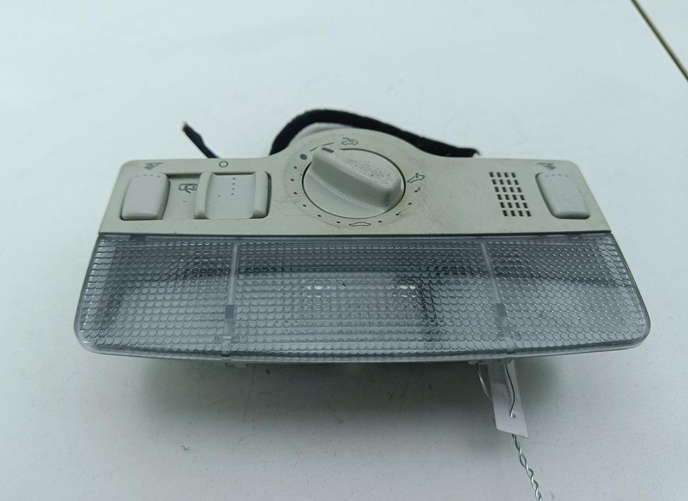 фонарь салона (плафон) Volkswagen Bora 1 поколение 2003, 2.0 л., бензин, МКПП, серый, седан, 1J0947105J - фото №1