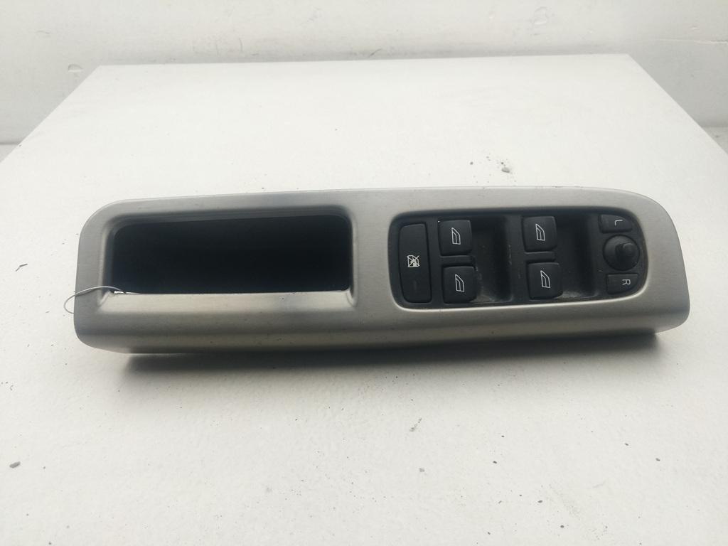блок управления стеклоподъемниками Volvo S40 2 поколение 2004, 2.4 л., бензин, МКПП, серый, универсал, 30658444 - фото №1