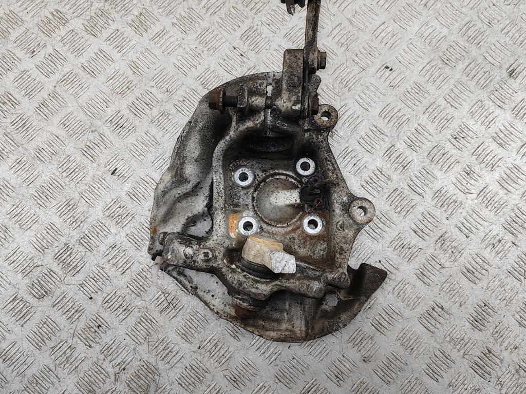 Кулак (корпус ступицы) передний правый BMW 5 E39 1998, 2.0 л., бензин, МКПП, серый, универсал - фото №1