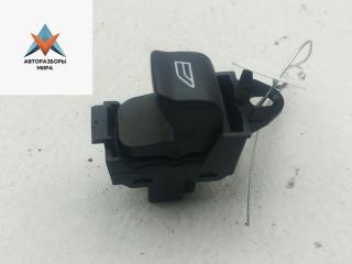 кнопка стеклоподъемника переднего правого Volvo S40 2 поколение 2004, 2.4 л., бензин, МКПП, серый, универсал