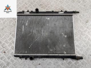 радиатор охлаждения Peugeot 307 1 поколение 2001, 1.6 л., бензин, МКПП, чёрный, хетчбэк 5 дв.