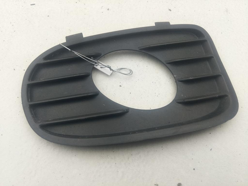 рамка фары противотуманной левой Opel Vectra B 1999, 1.8 л., бензин, МКПП, красный, седан, 90586627