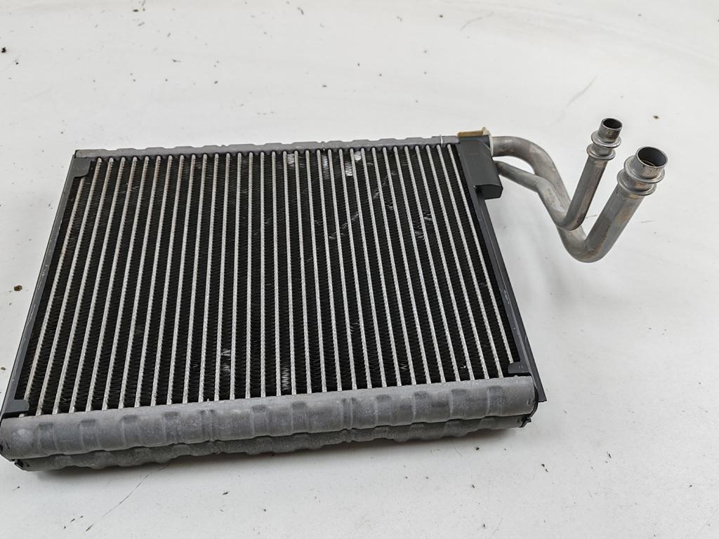 испаритель кондиционера BMW 5 серия F07/F10/F11 2011, 3.0 л., дизель, АКПП, серый, универсал, 4557007 - фото №1