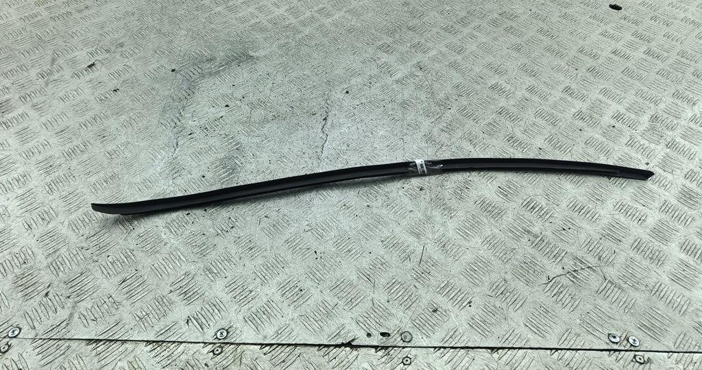 молдинг лобового стекла Volkswagen Passat B6 2007, 2.0 л., дизель, АКПП, серый, универсал