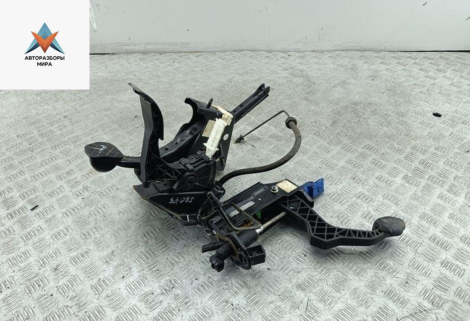 узел педальный (блок педалей) SEAT Leon 1 поколение 2003, 1.6 л., бензин, МКПП, чёрный, хетчбэк 5 дв. - фото №1