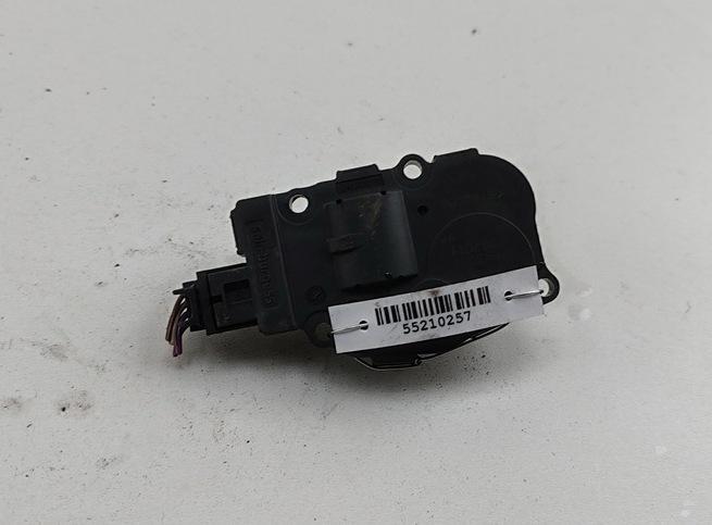 моторчик заслонки печки BMW 5 серия F07/F10/F11 2011, 3.0 л., дизель, АКПП, серый, универсал, 412650750 - фото №1