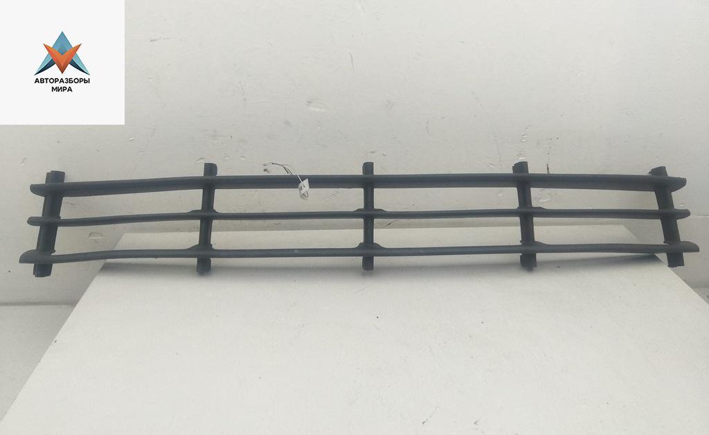 заглушка (решетка) в бампер Skoda Octavia mk2 (A5 1Z) 2008, 1.9 л., дизель, МКПП, серый, хетчбэк 5 дв., 1Z0853677 - фото №1