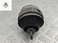 подушка крепления двигателя Volkswagen Passat B5 1997, 1.8 л., бензин, МКПП, синий, универсал, 8D0199379J - фото №2