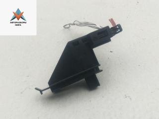 выключатель концевой (концевик) Volkswagen Golf 5 поколение 2007, 1.4 л., бензин, МКПП, зелёный, универсал, 1K0947561