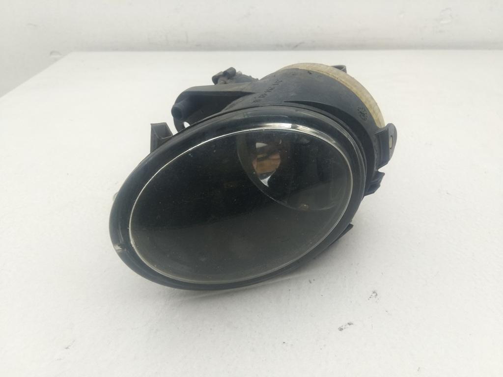 фара противотуманная правая Volkswagen Passat B6 2007, 1.6 л., бензин, МКПП, чёрный, универсал, 27129400RE