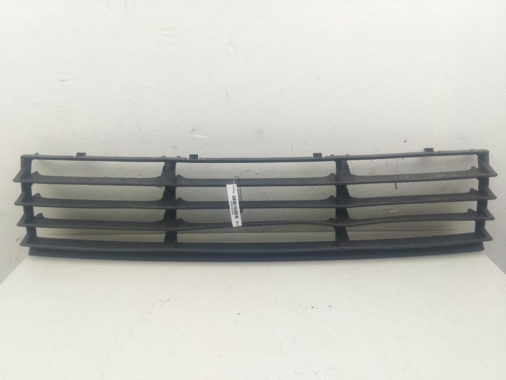 заглушка (решетка) в бампер Volkswagen Passat B5+ (GP) 2003, 2.0 л., бензин, МКПП, серый, универсал, 3B0853677F