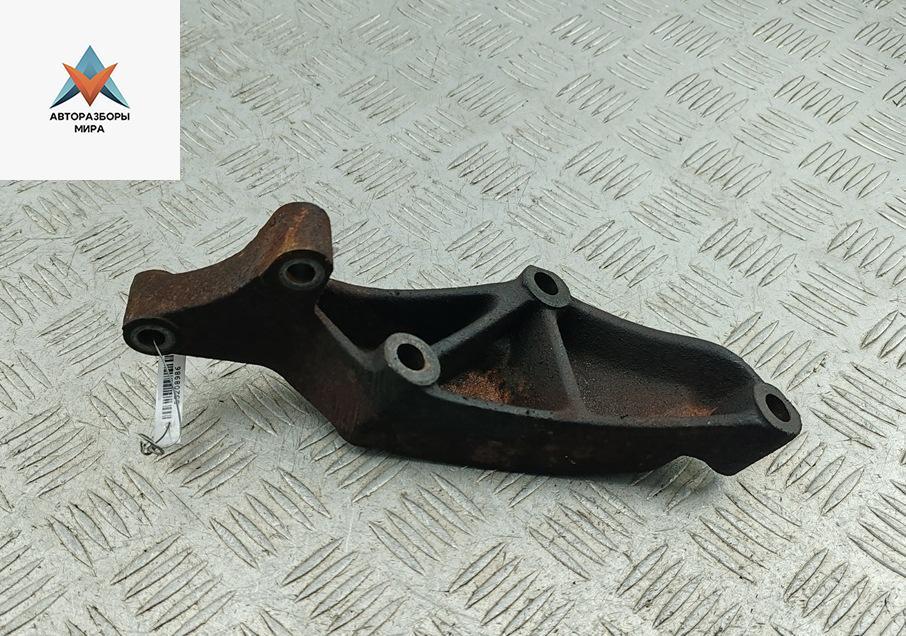 кронштейн (крепление) Volkswagen Transporter T4 1999, 2.5 л., дизель, МКПП, синий, микроавтобус, 02B409905M - фото №1