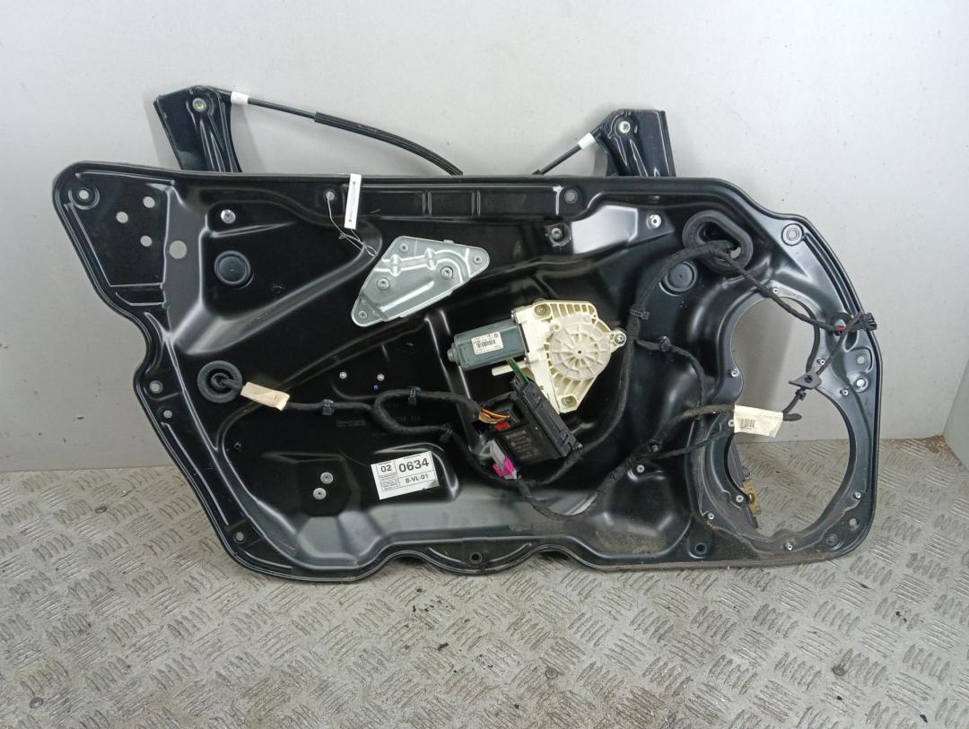 стеклоподъемник электрический передний левый Volkswagen Passat B6 2006, 2.0 л., дизель, МКПП, синий, универсал