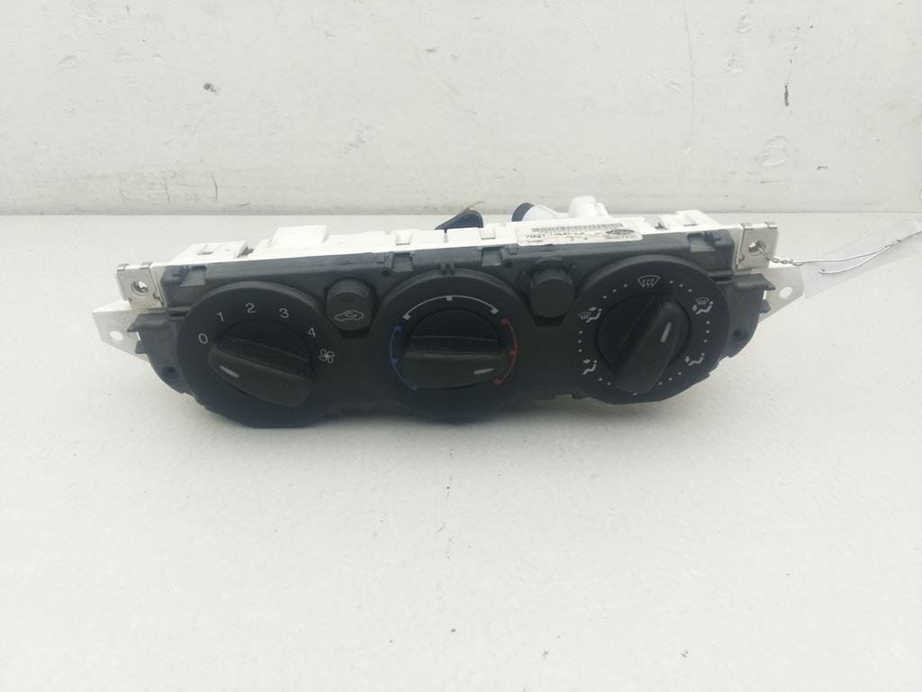 блок управления печки / климат-контроля Ford Focus II 2009, 1.4 л., бензин, МКПП, красный, универсал, 7M5T18549AB