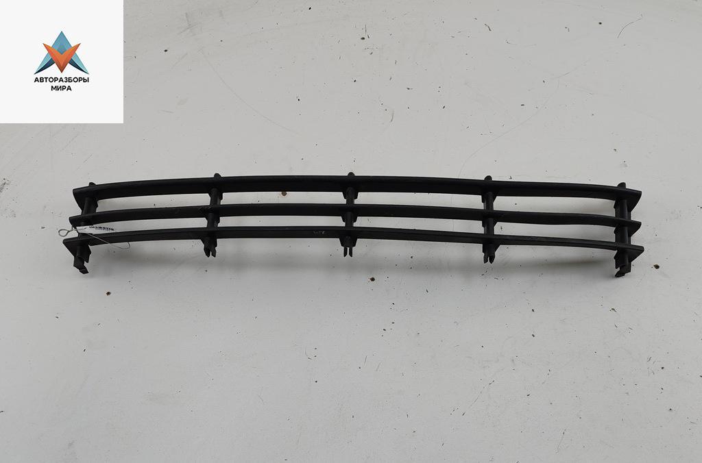 заглушка (решетка) в бампер Skoda Octavia mk2 (A5 1Z) 2007, 1.6 л., бензин, МКПП, чёрный, универсал, 1Z0853877 - фото №1