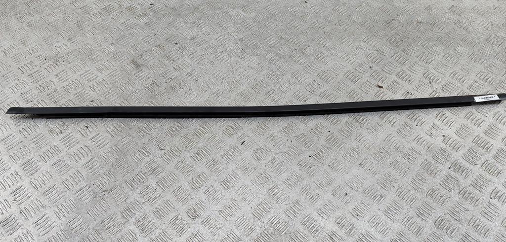 Молдинг стекла двери наружный Volkswagen Passat B6 2007, 2.0 л., дизель, АКПП, серый, универсал