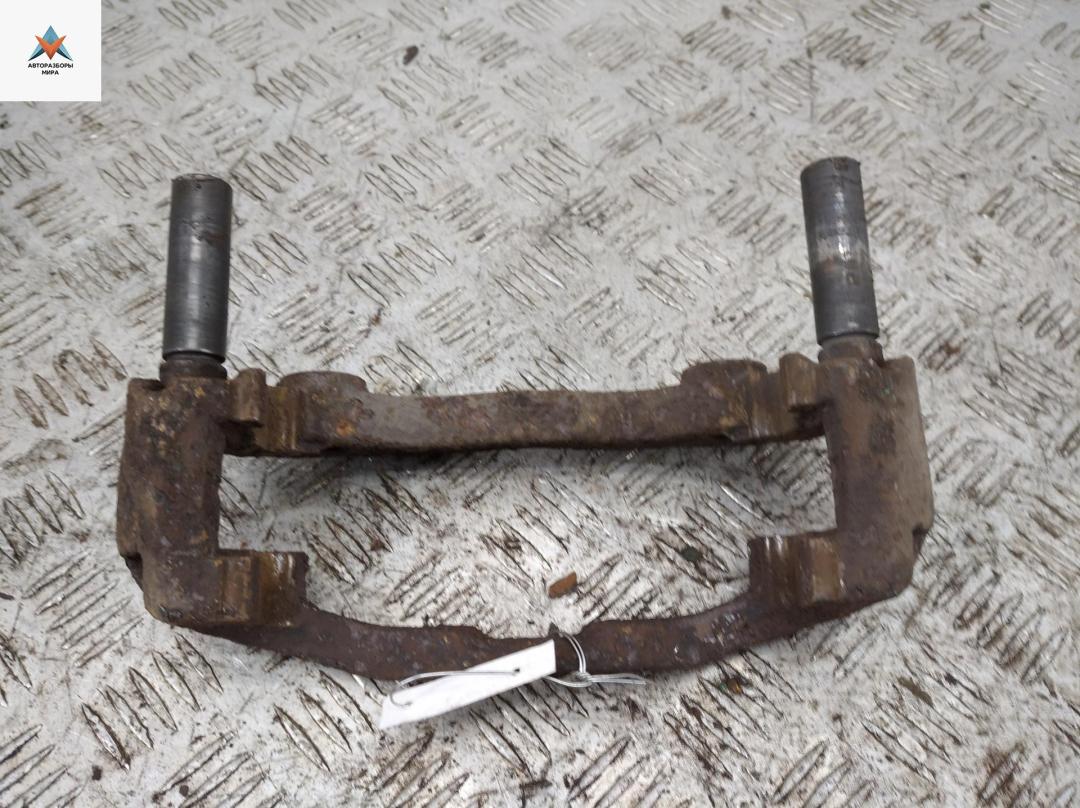 скоба суппорта Volkswagen Crafter 1 поколение 2006, 2.5 л., дизель, МКПП, белый, микроавтобус - фото №1