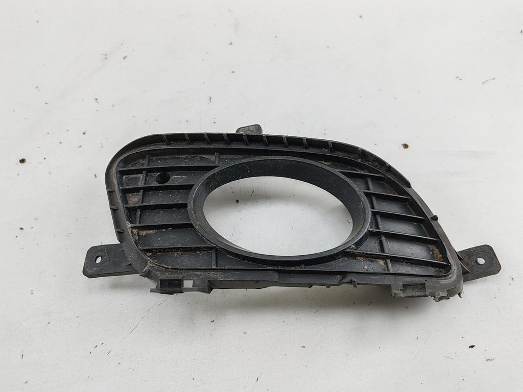 рамка фары противотуманной правой Mercedes-Benz A W169 2005, 1.7 л., бензин, АКПП, серый, хетчбэк 5 дв., 1698851022