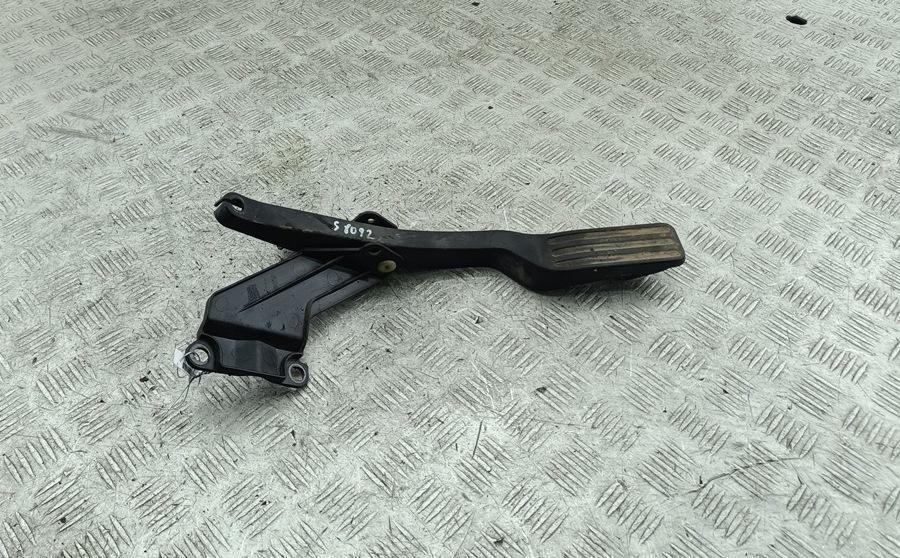 педаль Ford Mondeo III 2002, 1.8 л., бензин, МКПП, зелёный, хетчбэк 5 дв., 1S719P732C