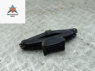 домкрат Ford Focus 1 поколение [рестайлинг] 2001, 1.6 л., i, бензин, МКПП, серый, хетчбэк 5 дв.